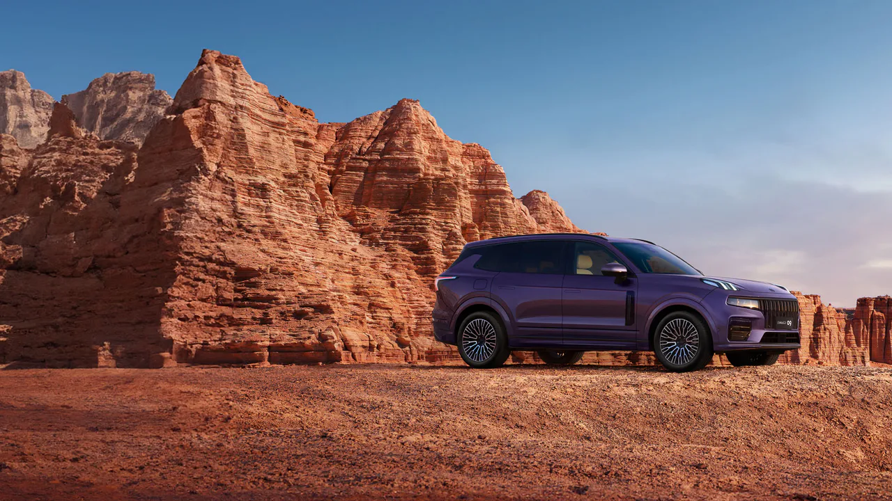 Lynk & Co 09 MHEV vehicle